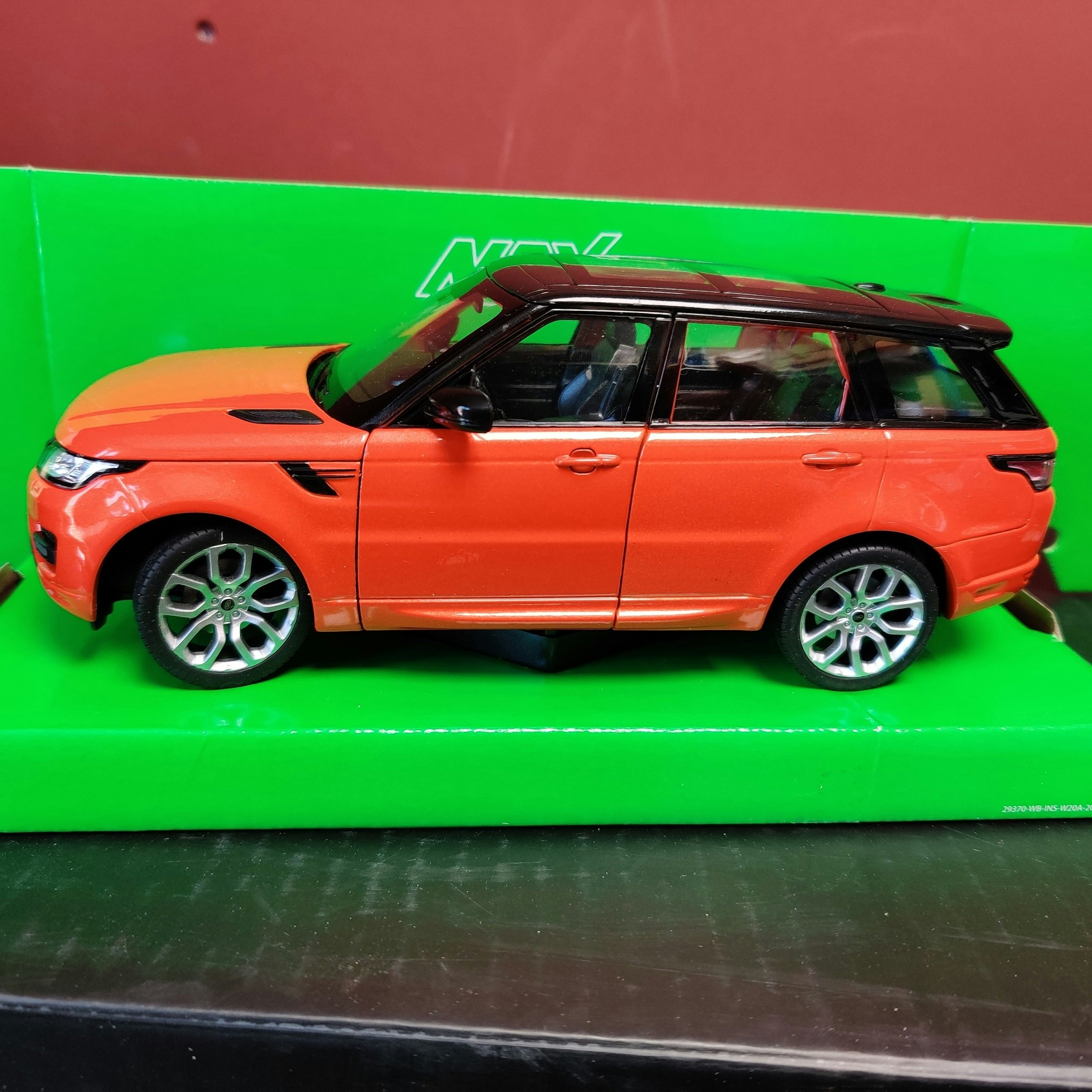 Skala 1/24 Range Rover Sport från Nex models / Welly