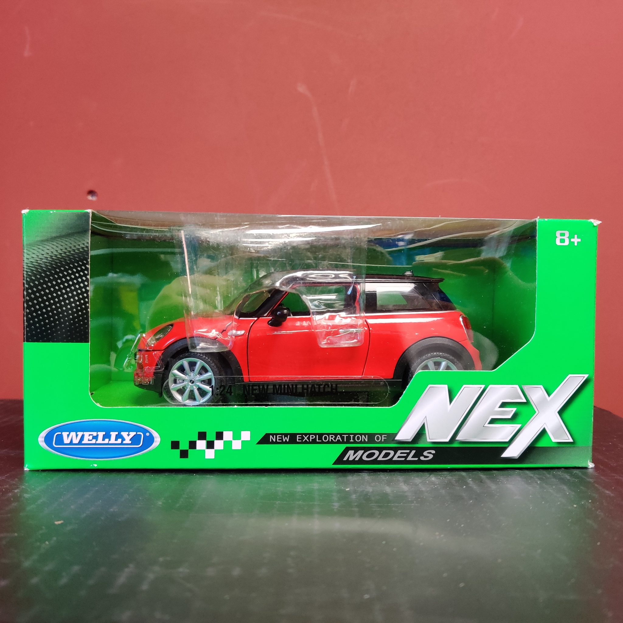 Skala 1/24 New Mini Hatch från Nex models / Welly