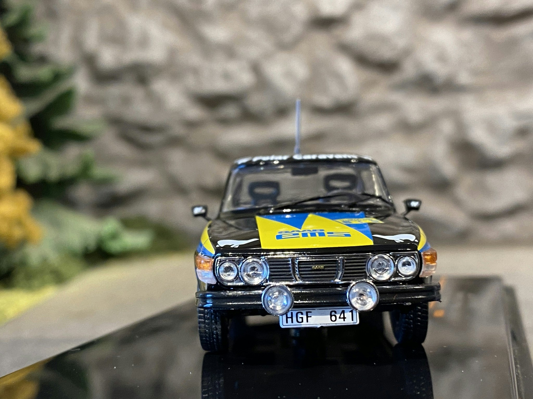 Skala 1/43 SAAB 99 EMS #1 77' Svenska Rallyt, P Eklund, B Cederberg fr IXO Models