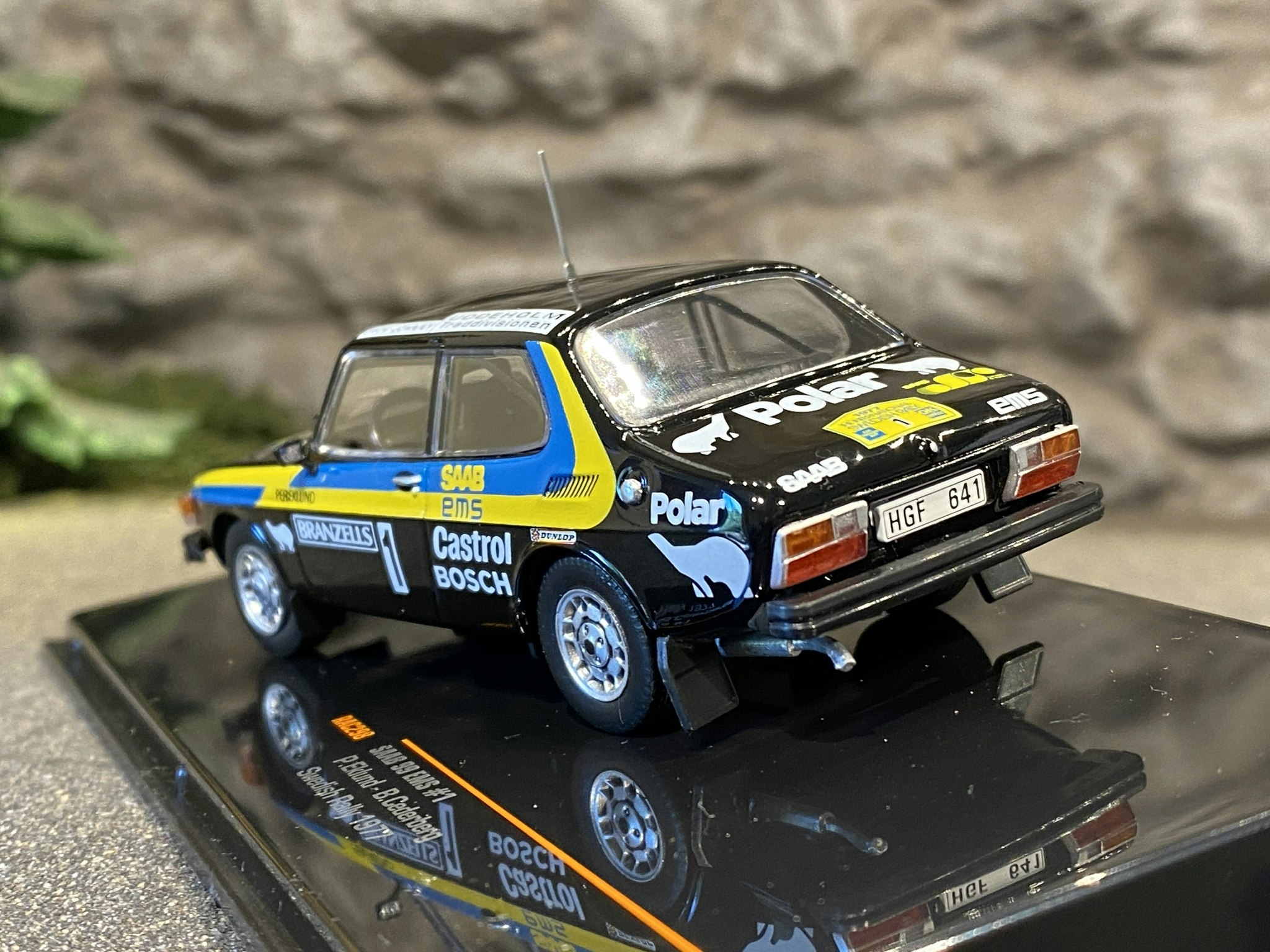 Skala 1/43 SAAB 99 EMS #1 77' Svenska Rallyt, P Eklund, B Cederberg fr IXO Models