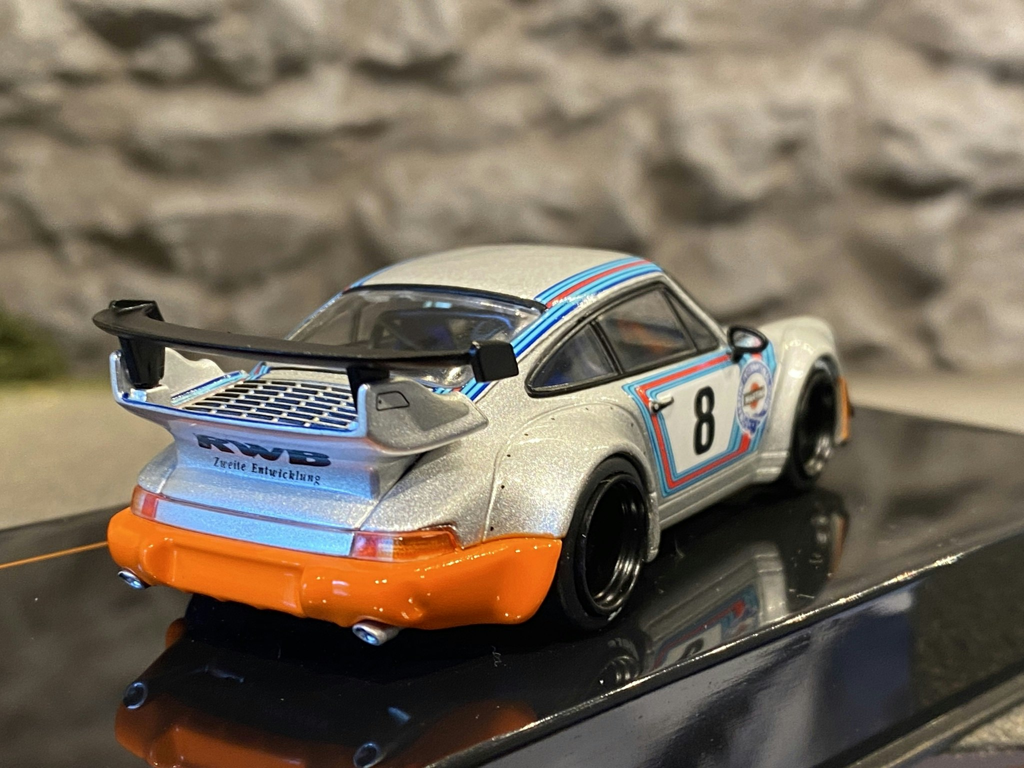 Skala 1/43 Porsche 911 RWB 964 fr IXO Models