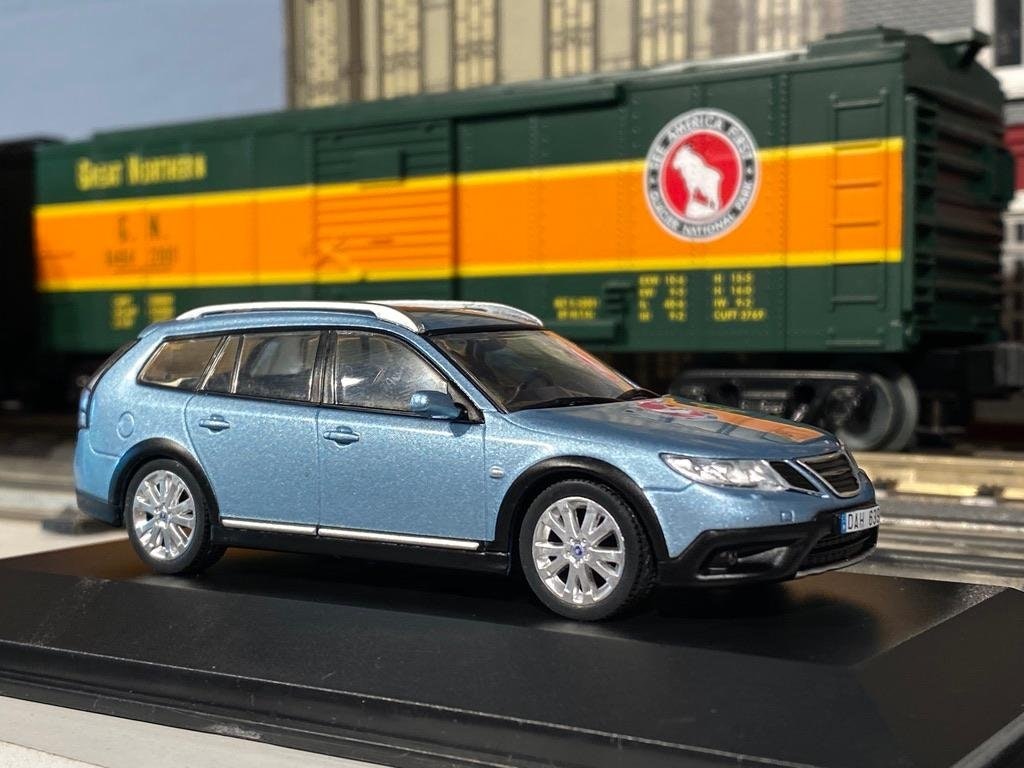 Skala 1/43 SAAB 9-3X 2009' Blå, 1 av 504 tillverkade, från Triple 9 Premium