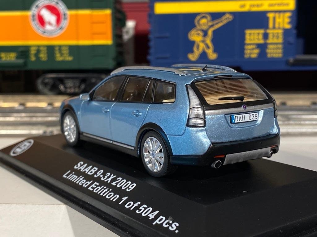 Skala 1/43 SAAB 9-3X 2009' Blå, 1 av 504 tillverkade, från Triple 9 Premium