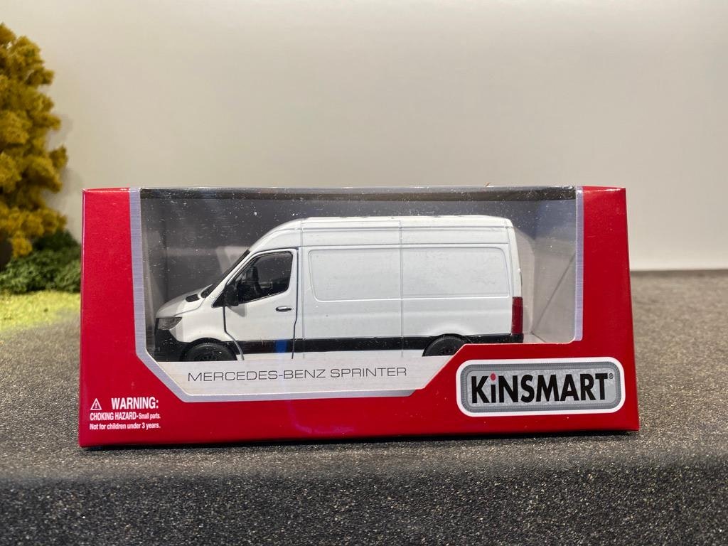 Skala 1/43 (1/48) Mercedes-Benz Sprinter 2020 från Kinsmart