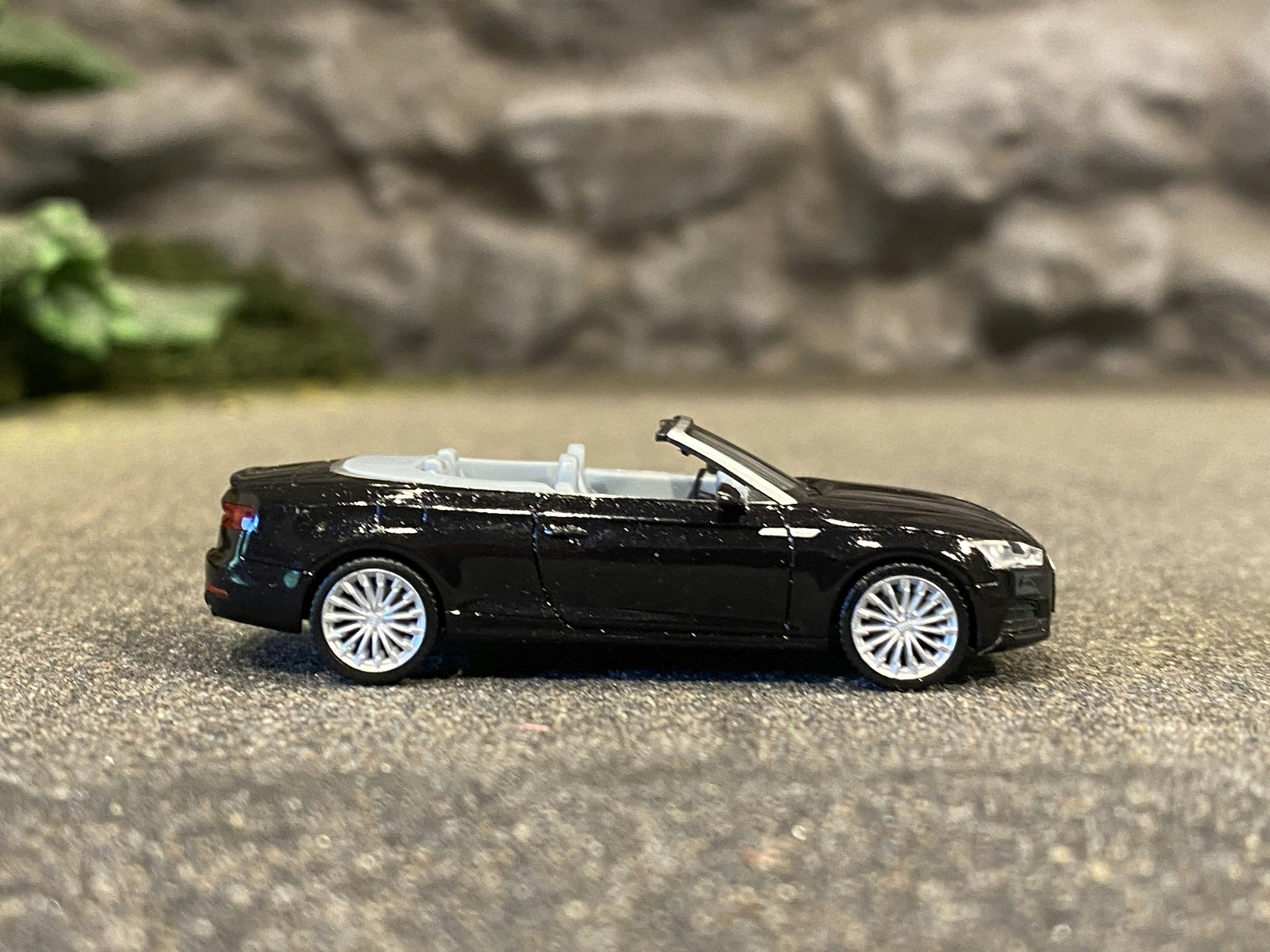 Skala 1/87 h0, Audi A5 Cab från HERPA