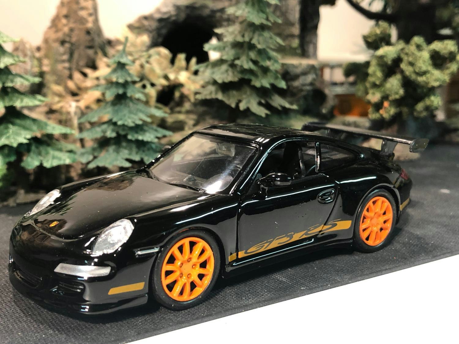 Skala 1/34 - 1/39 Porsche 911 (993) GT3 RS från Nex models / Welly