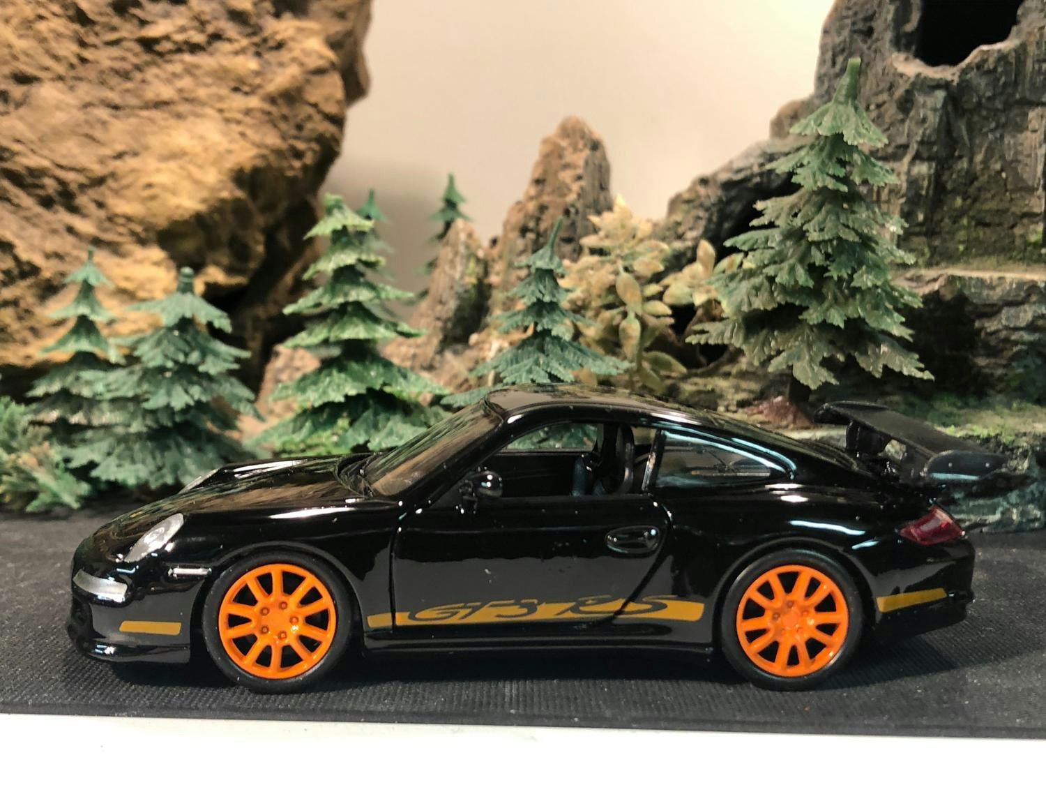 Skala 1/34 - 1/39 Porsche 911 (993) GT3 RS från Nex models / Welly