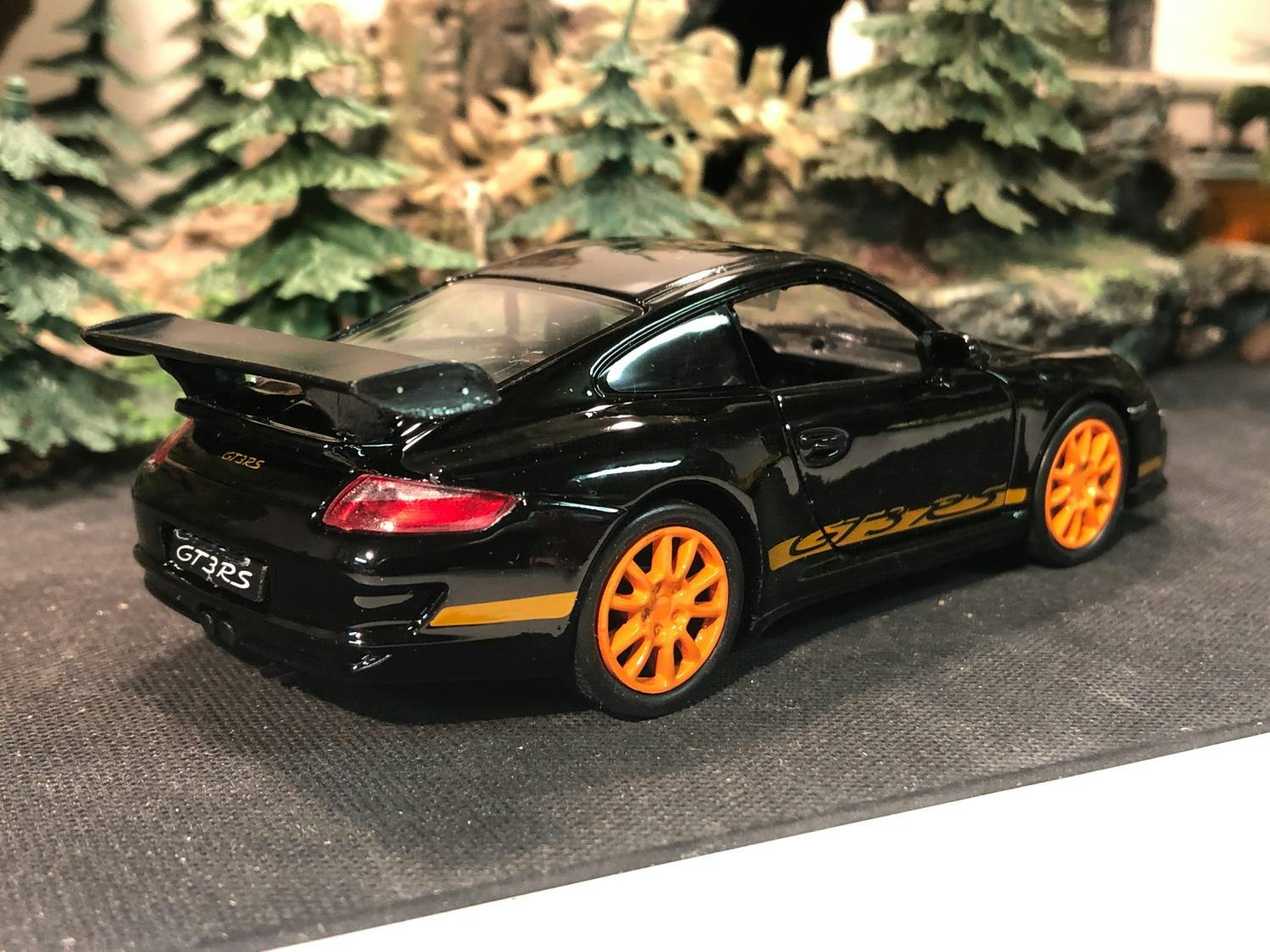 Skala 1/34 - 1/39 Porsche 911 (993) GT3 RS från Nex models / Welly