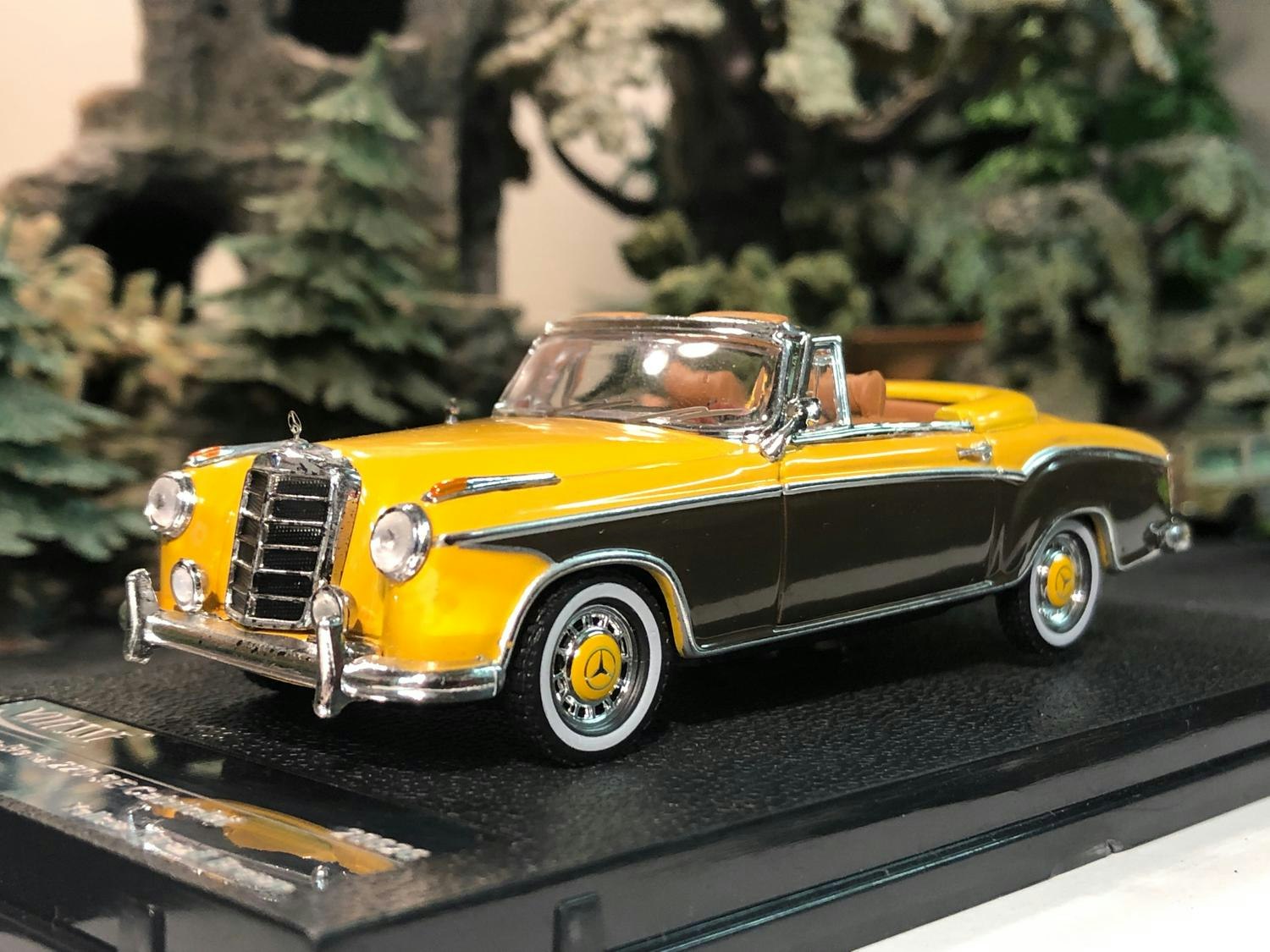 Skala 1/43 Mercedes-Benz 220 SE Cabriolet från Vitesse