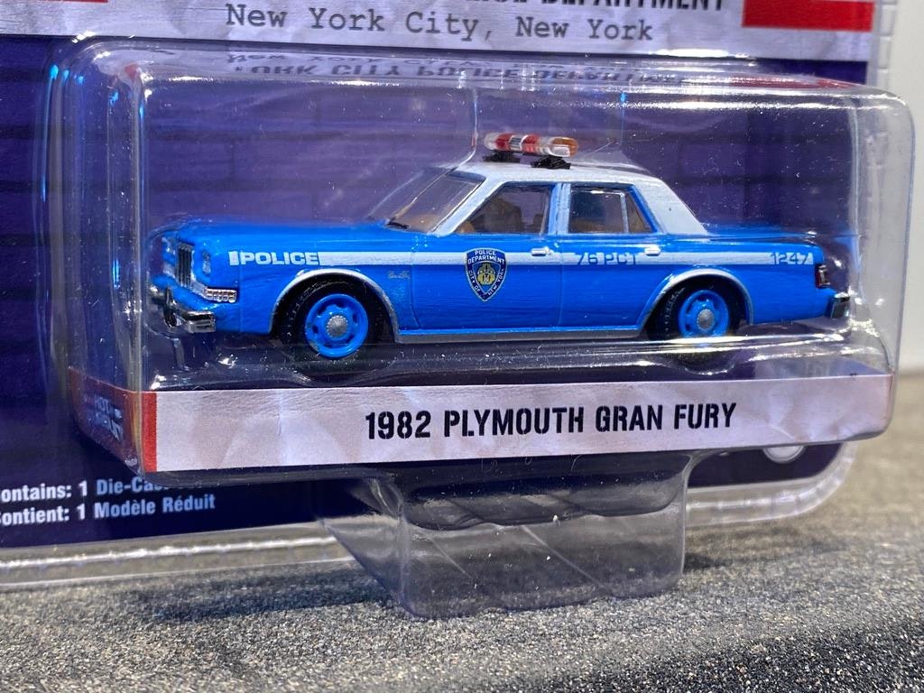 Skala 1/64 Plymouth Gran Fury 82' "Hot Pursuit" från Greenlight