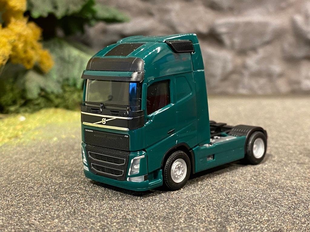 Skala 1/87 h0, Volvo FH4 Globetrotter XL, mörkgrön från HERPA