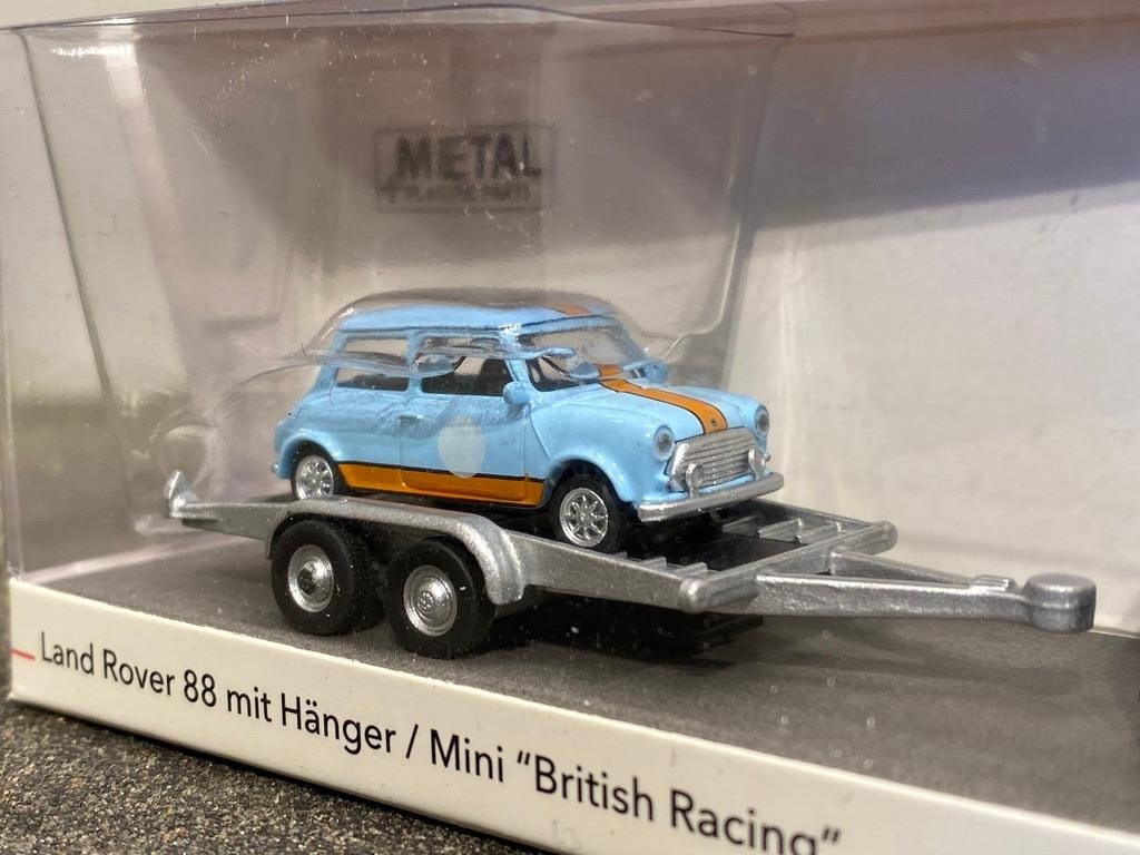 Skala 1/87 h0, Land Rover 88 m släp & Mini British Racing från Schuco