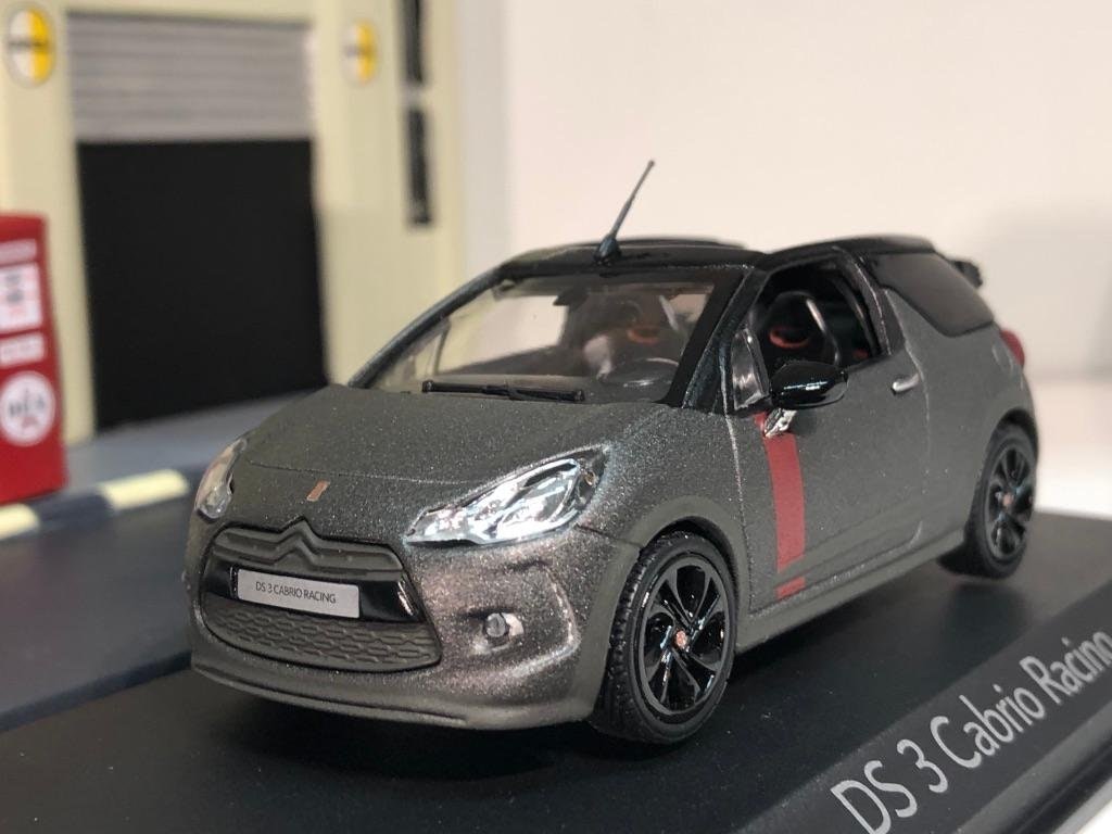 Skala 1/43: DS 3 Cabrio racing tillverkad av Norev