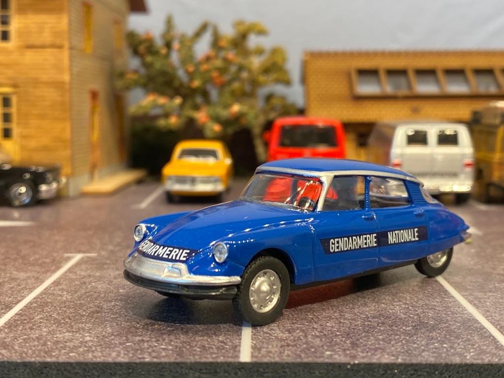 Skala 1/64 Citroen DS - Gendarmerie Nationale, från NOREV