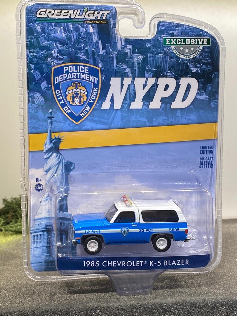 Skala 1/64 Chevrolet K-5 Blazer 85' NYPD "Hot Pursuit" från Greenlight