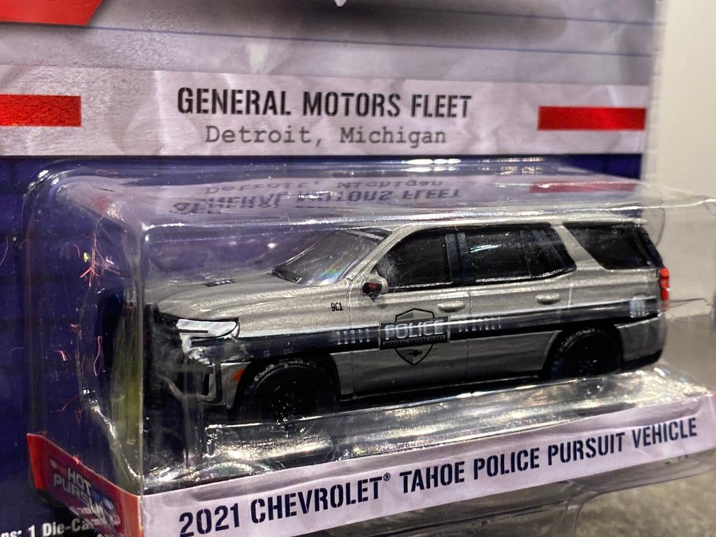 Skala 1/64 Chevrolet Tahoe Police Pursuit Vehicle 21' "Hot Pursuit" från Greenlight