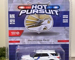 Skala 1/64 Ford Police Interceptor Utility Police 20' "Hot Pursuit" från Greenlight