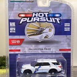Skala 1/64 Ford Police Interceptor Utility Police 20' "Hot Pursuit" från Greenlight