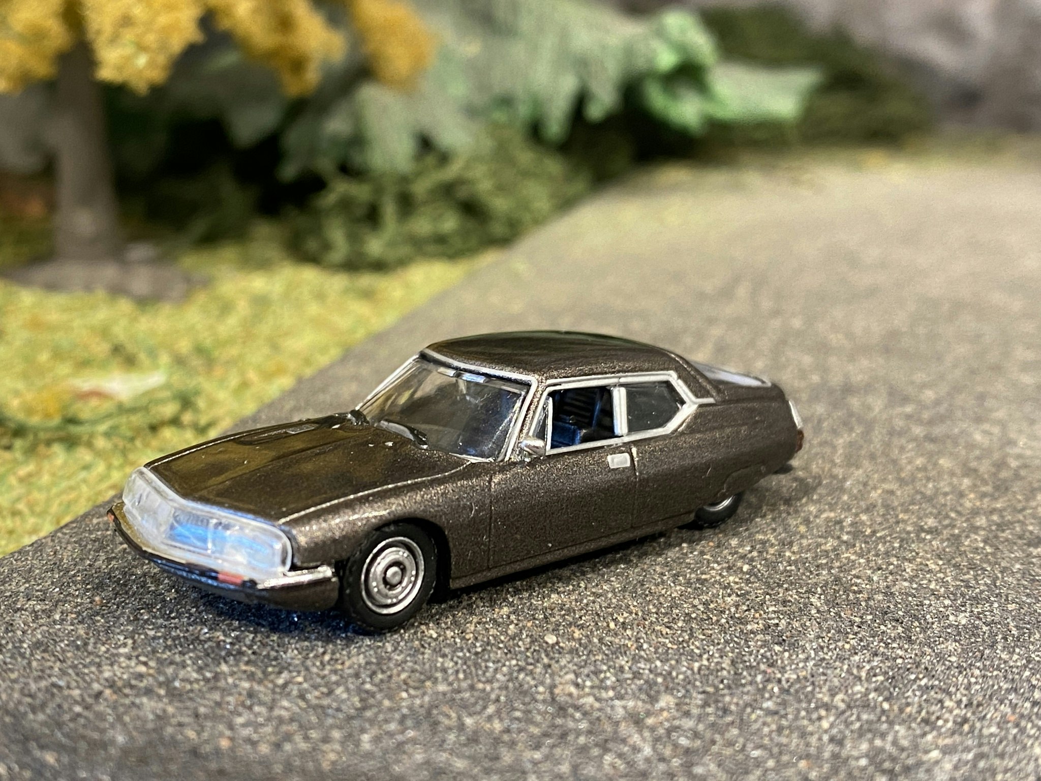 Skala 1/87 h0, Citroen SM 1970' Scarabee brun från Norev