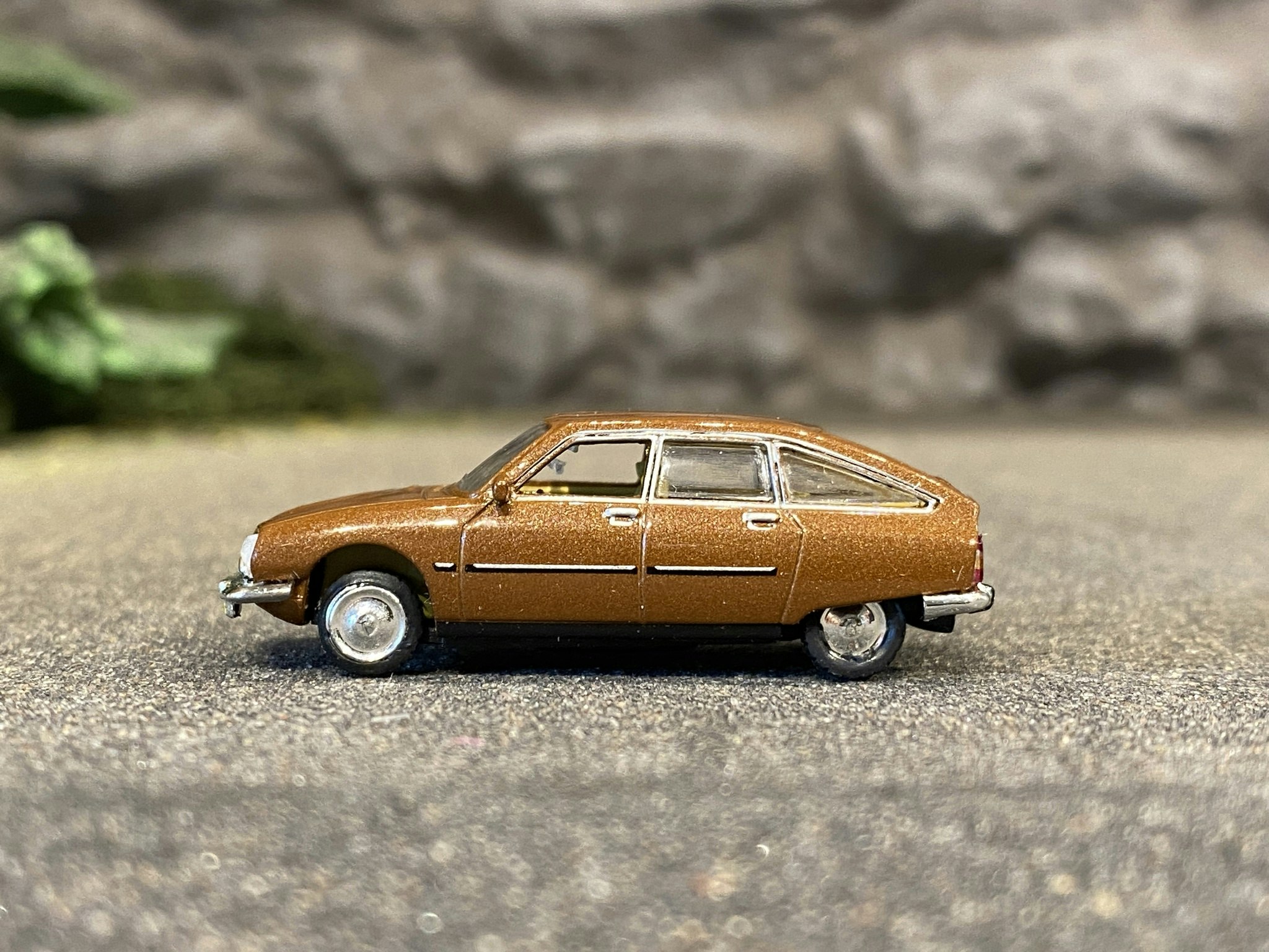 Skala 1/87 h0, Citroen GS Pallas 1978' Brun metallic från Norev