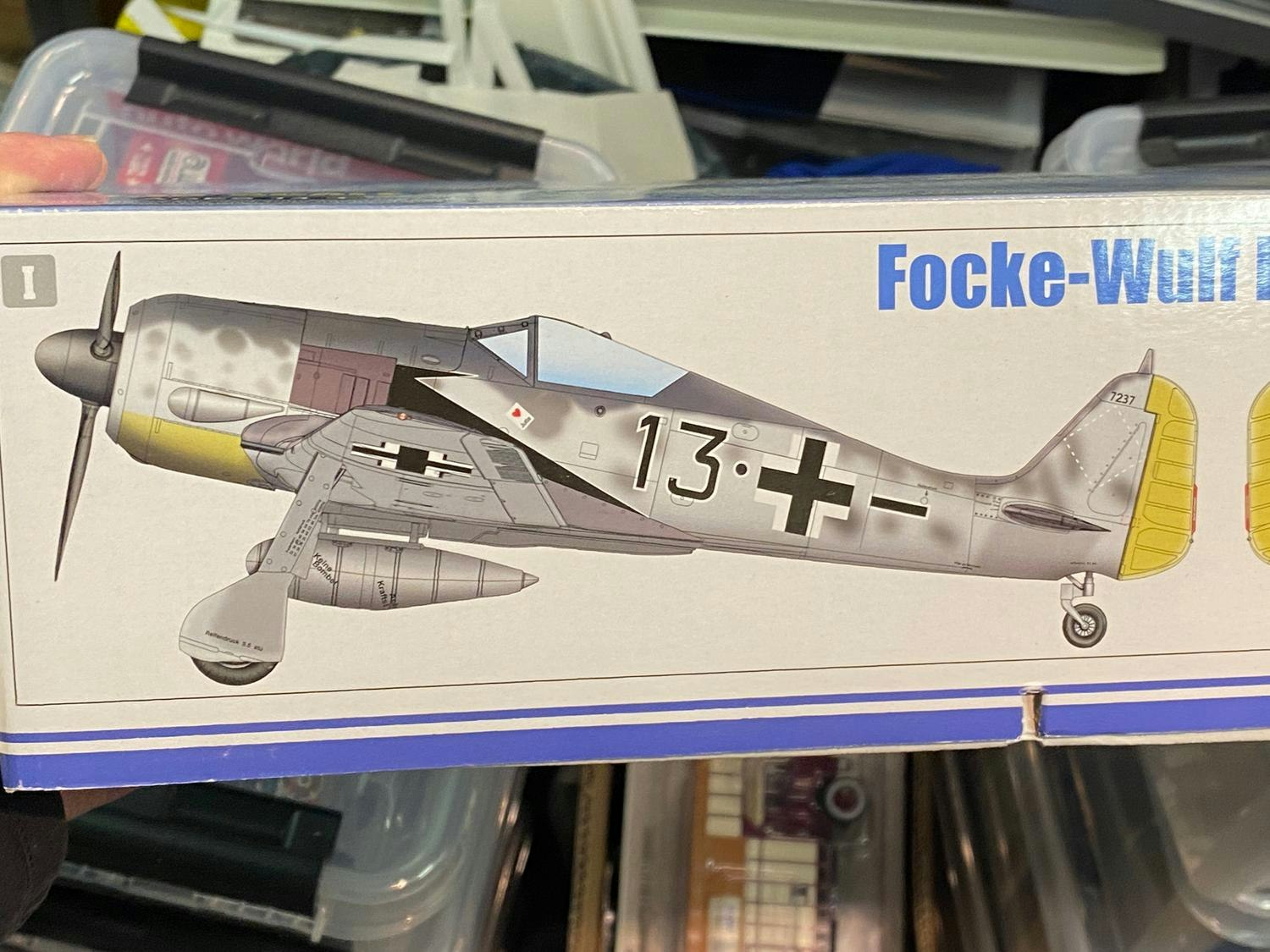 Skala 1/18 Byggsats Stridsflygplan Focke-Wulf FW190A-5 fr Hobby Boss