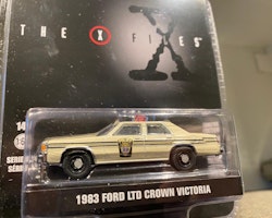 Skala 1/64 Ford LTD Crown Victoria 83' "X-files" från Greenlight