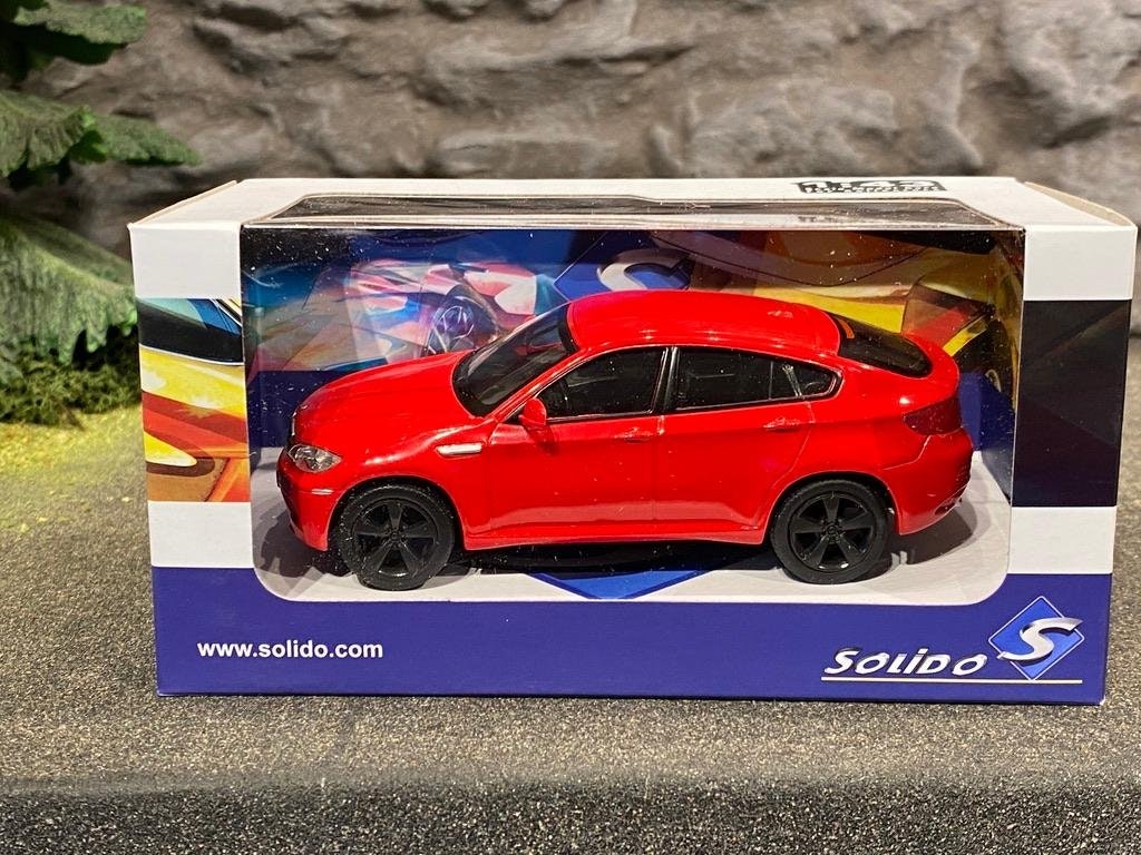 Skala 1/43 Bmw X5 M från Solido