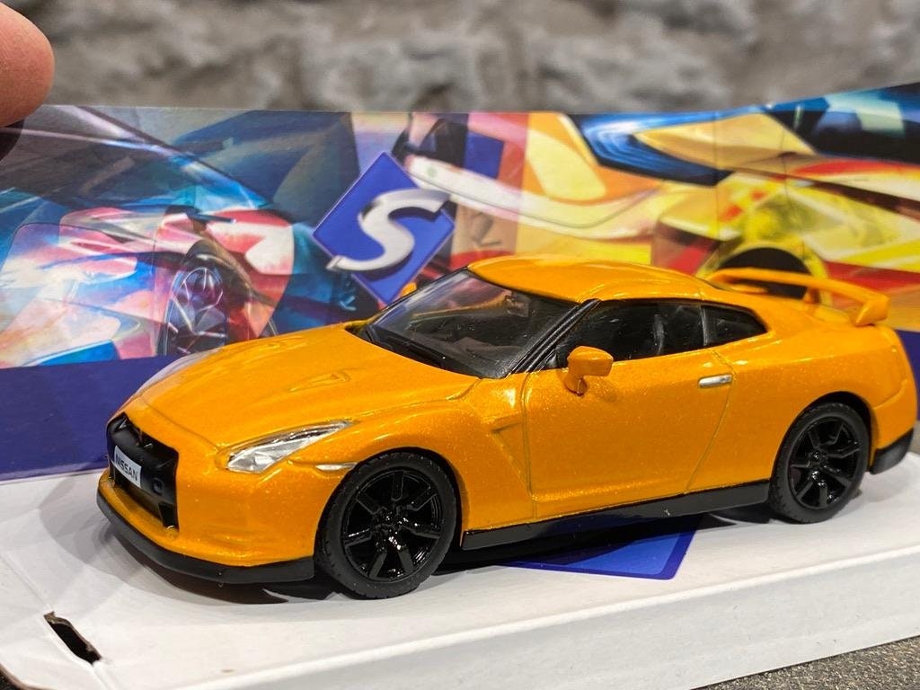 Skala 1/43 Nissan GT-R från Solido