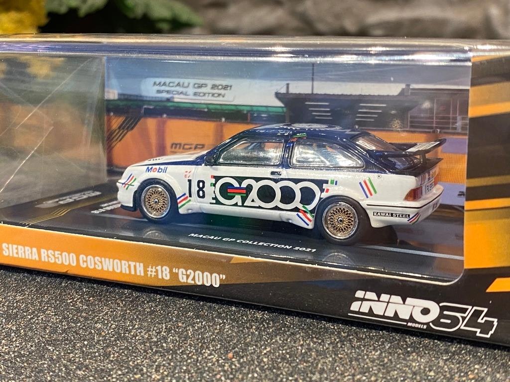 Skala 1/64 Ford Sierra RS500 Cosworth, G2000 Macau GP Col. 2021' fr Inno64