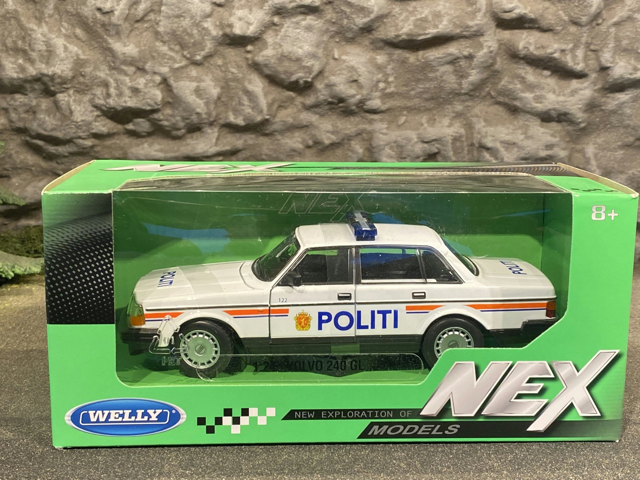 Skala 1/24 Volvo 240 GL, Norsk Politi, Police, white fr Welly