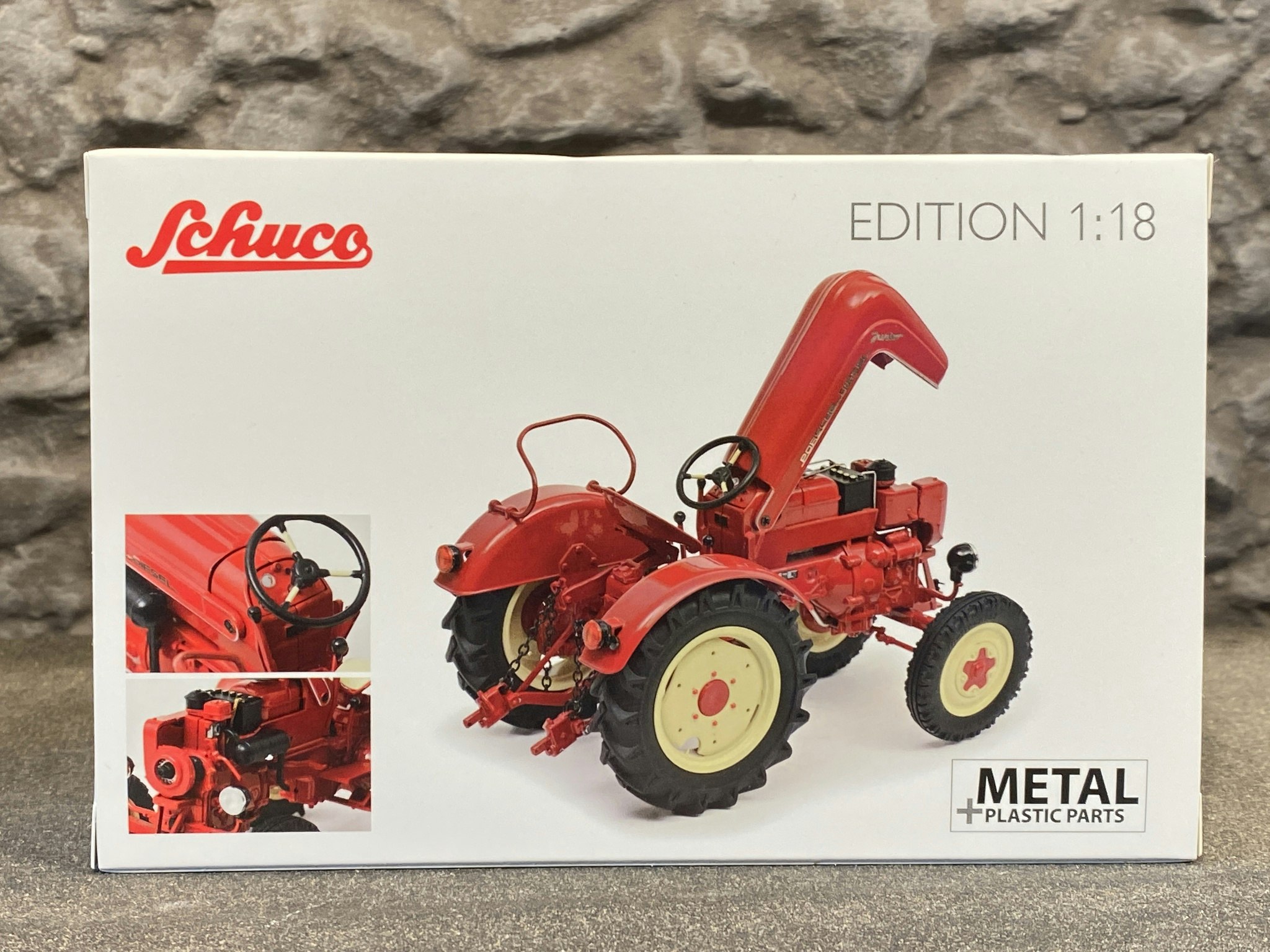 Skala 1/18 Otroligt väldetaljerad och fin Porsche Diesel Junior - Traktor fr Schuco