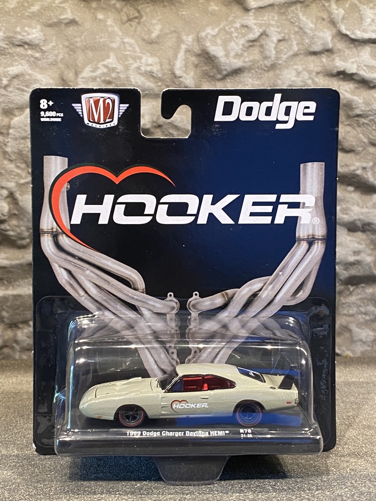 Skala 1/64 Dodge Charger Daytona HEMI 69' fr M2