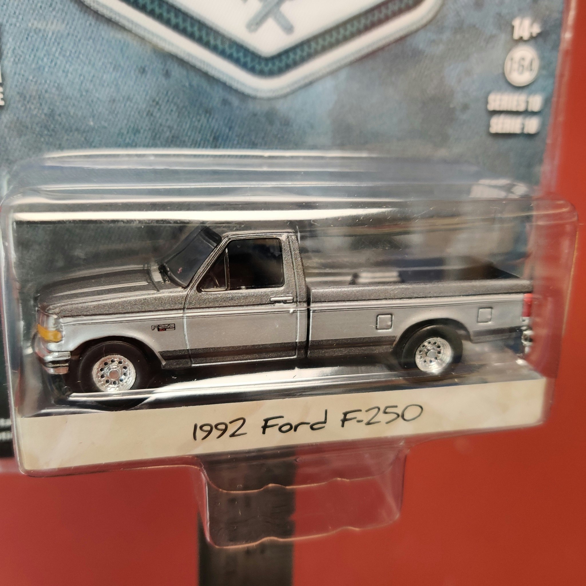 Skala 1/64 Ford F-250 92' Ser 10 "Blue Collar Collection" från Greenlight