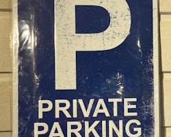 Plåtskylt ca 30 x 40 cm Motiv: P - Private Parking