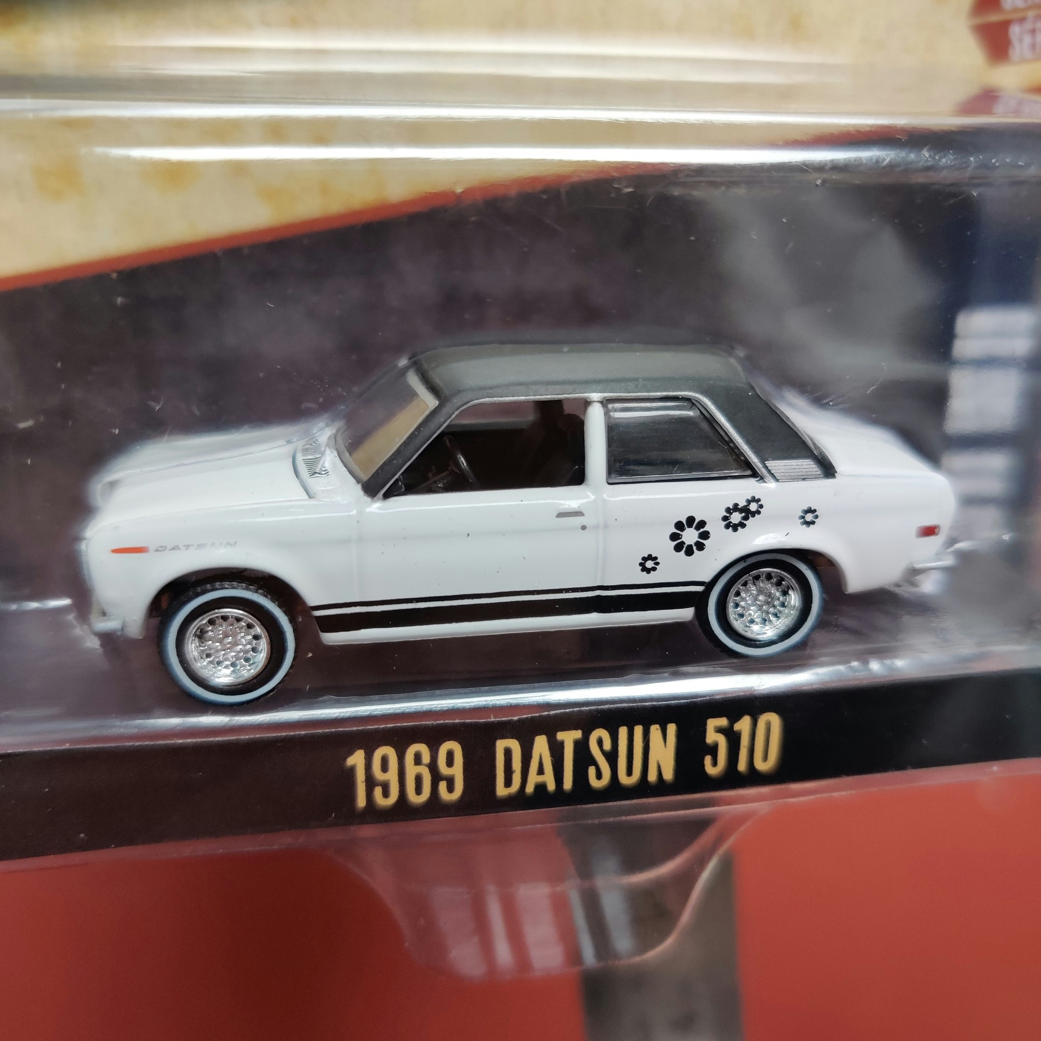 Skala 1/64 Datsun 510 (1969) Ser.6 "Vintage AD Cars" från Greenlight