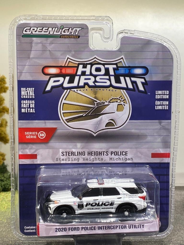 Skala 1/64 Ford Police Interceptor Utility 2020' "Hot Pursuit" från Greenlight