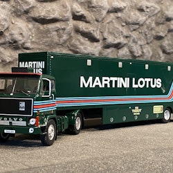 Skala 1/43 Volvo F89, Martini Lotus Racing Transporter fr IXO models