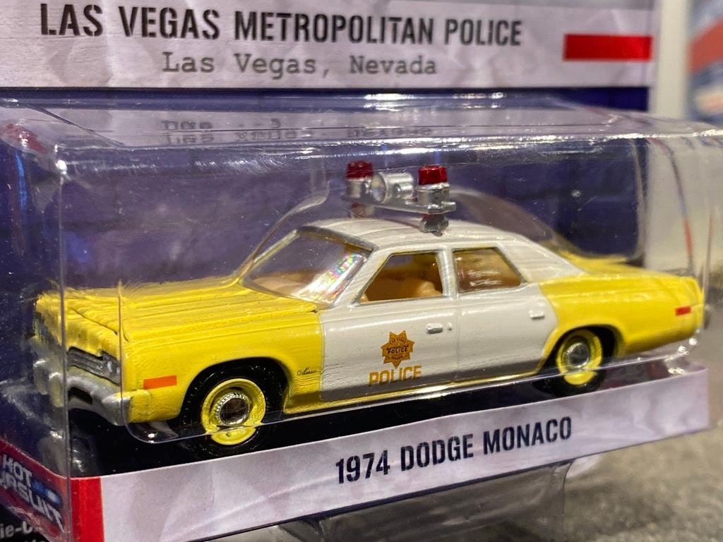 Skala 1/64 Dodge Monaco 74' "Hot Pursuit" fr Greenlight