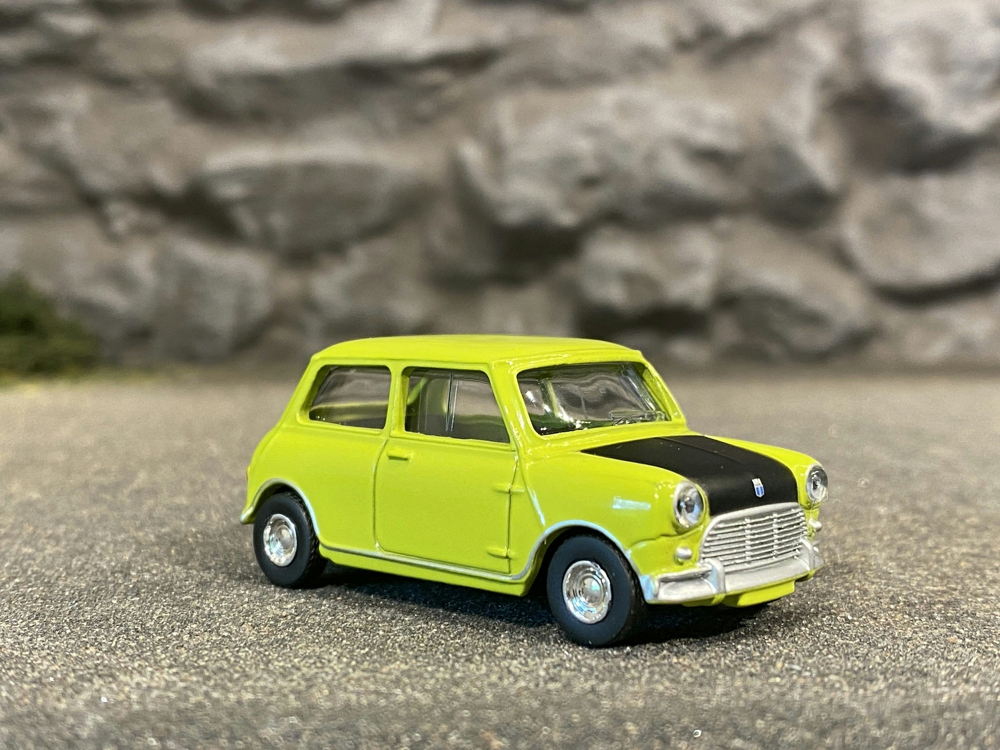 Skala 1/64 Mini Cooper S 1963' Citrongrön (Gul(grön) & Svart, från NOREV