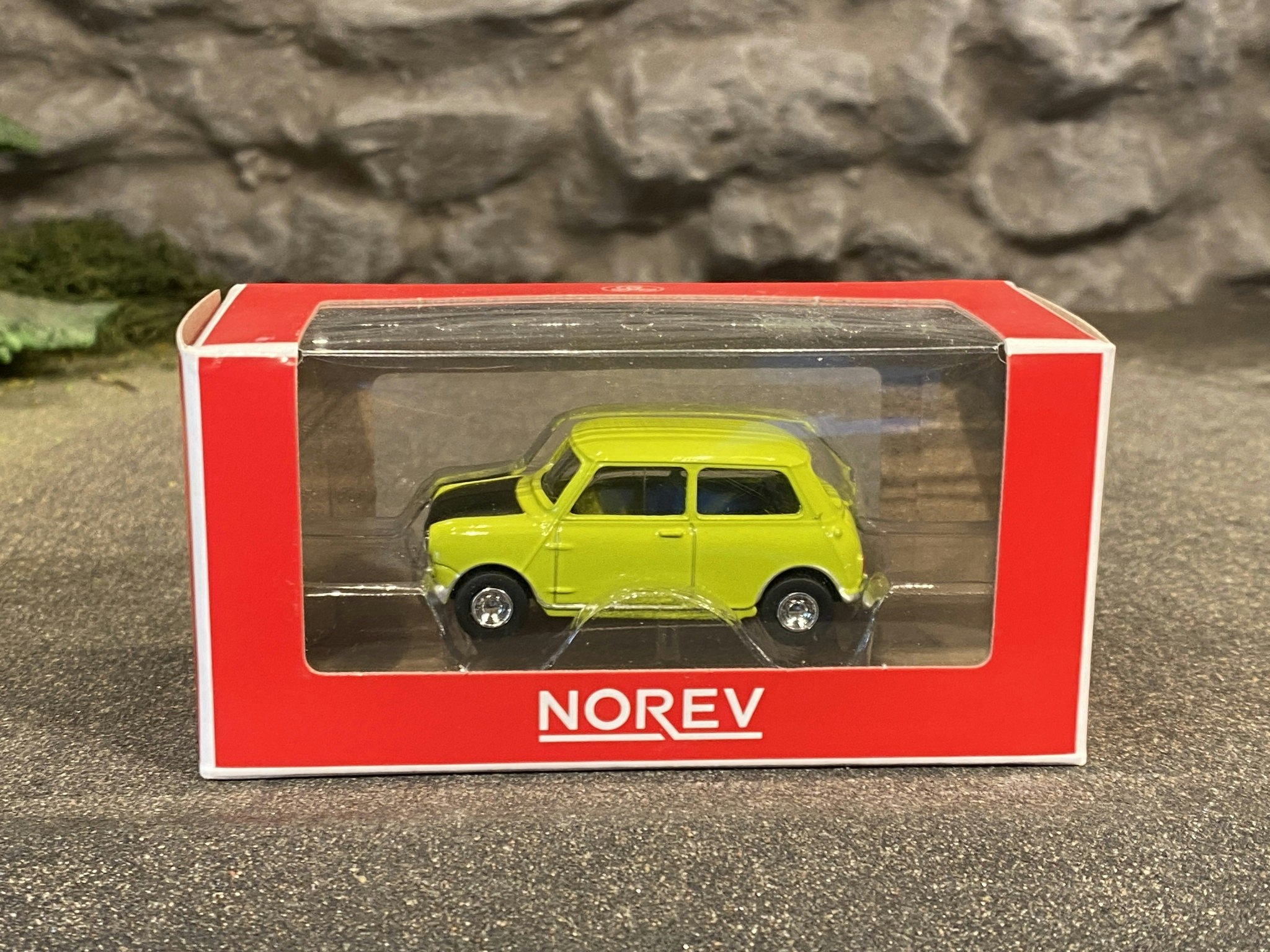 Skala 1/64 Mini Cooper S 1963' Citrongrön (Gul(grön) & Svart, från NOREV