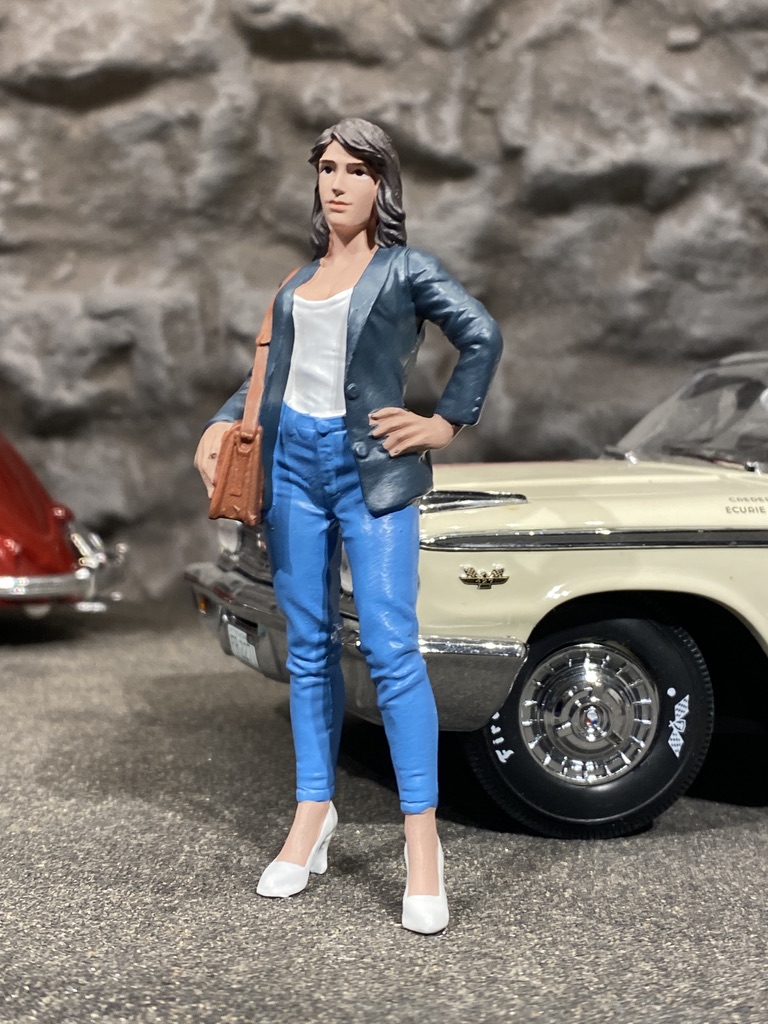 Skala 1/18 Jennie funderar på ny bil - American Diorama