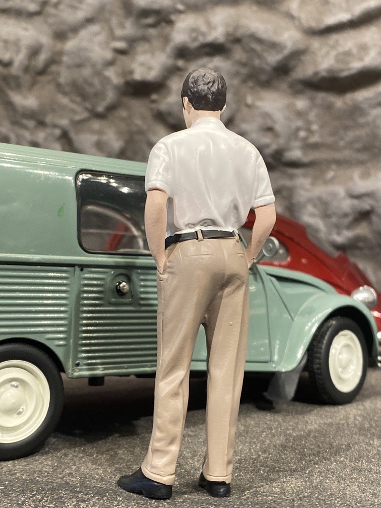 Skala 1/18 Skall Zappa verkligen köpa den där bilen? - American Diorama