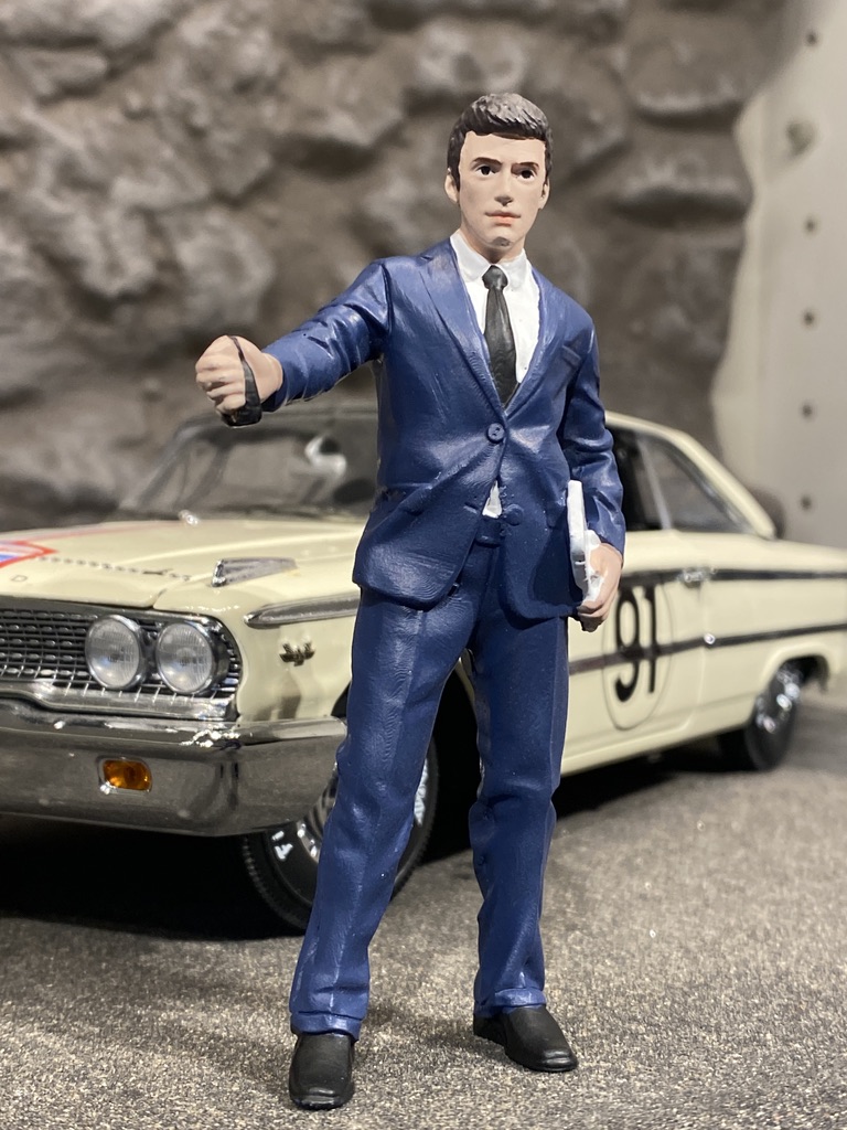 Skala 1/18 David gör allt för att sälja bilen - American Diorama