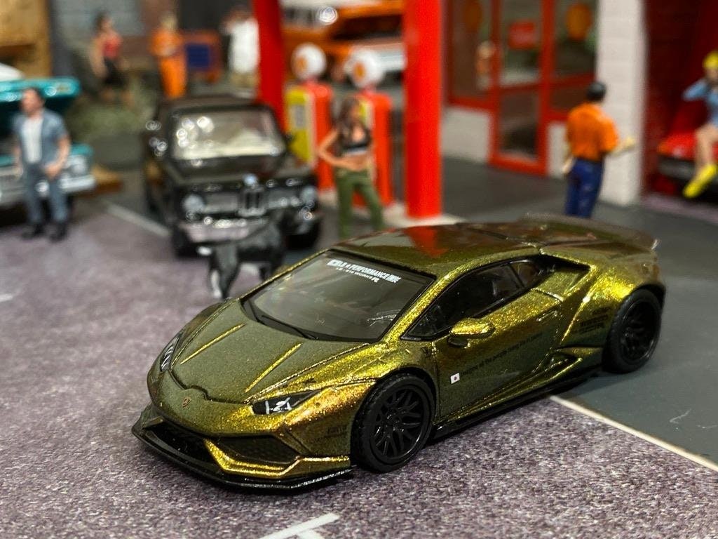 Skala 1/64 Otroligt fin Lamborghini Huracán, Magic Bronze från MINI GT