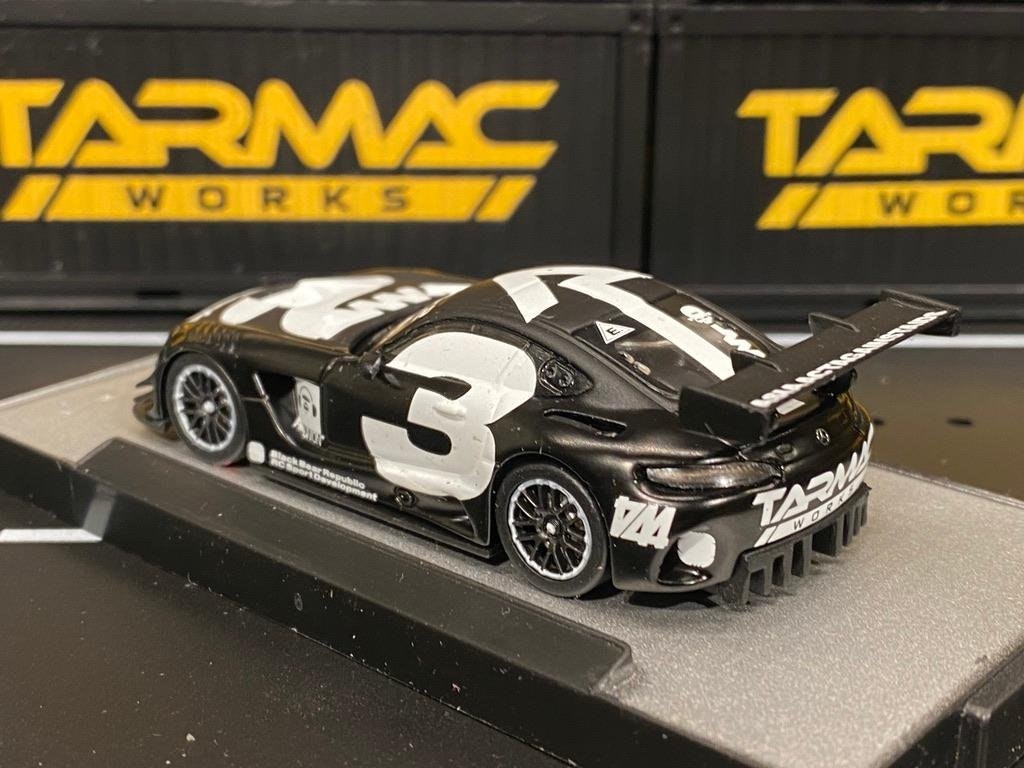 Skala 1/64 Mercedes-AMG GT3 #3 in white on black livery f TARMAC works