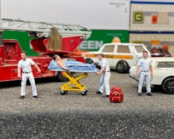Skala 1/64 Figurer -  Ambulans-personal+ utrustning - American Diorama MiJo