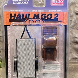 Skala 1/64 "Haul n' Go 2" Släp m ramper & 1 Kaross - American Diorama MiJo