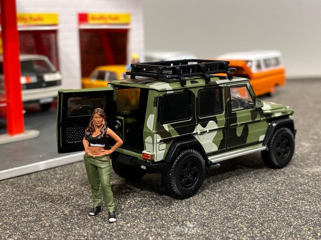 Skala 1/64 Otroligt fin Mercedes Benz G63 1st SP Edition, militär från ERA CAR