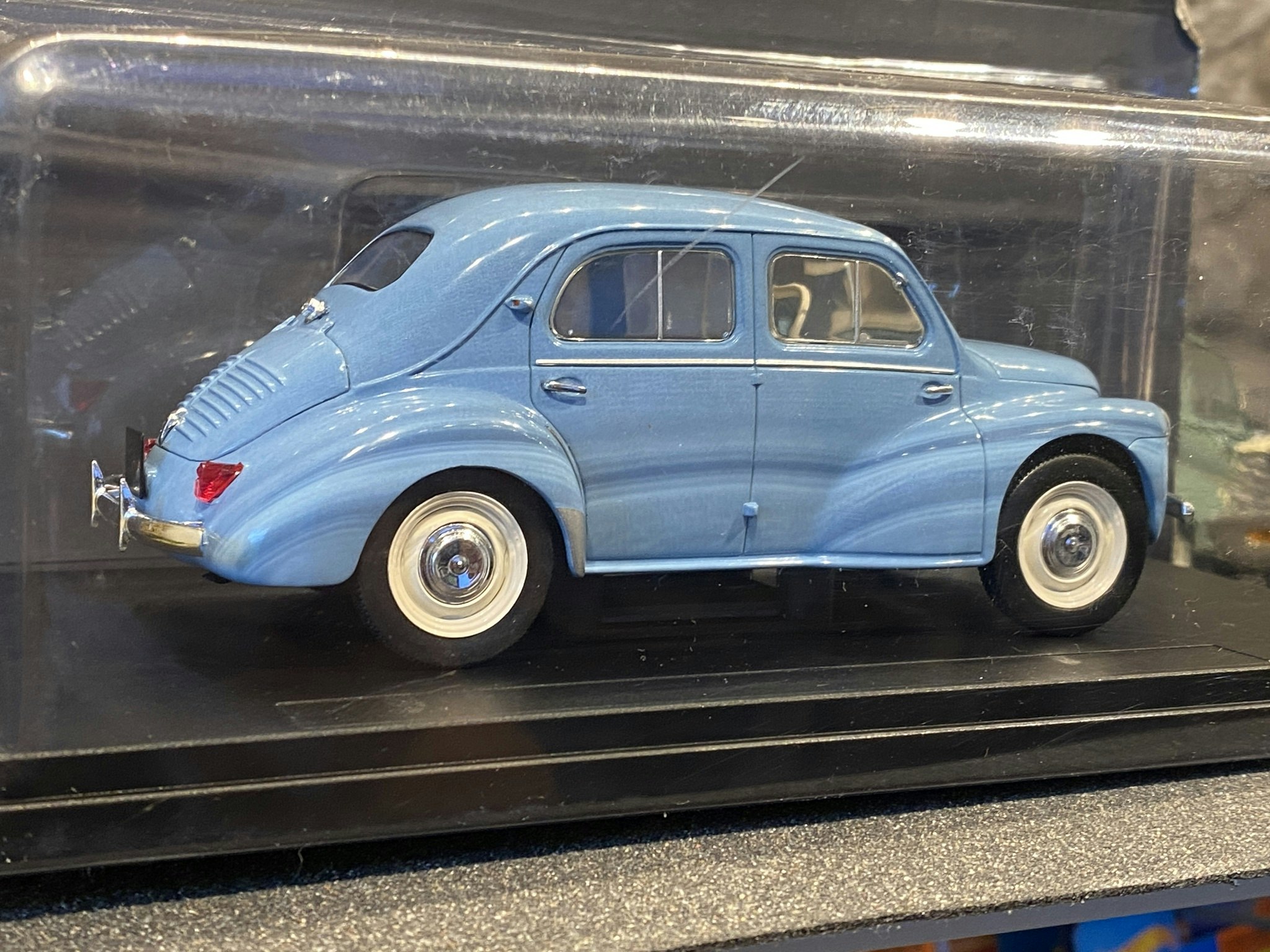 Skala 1/24 - Renault 4CV fr Editorial Salvat