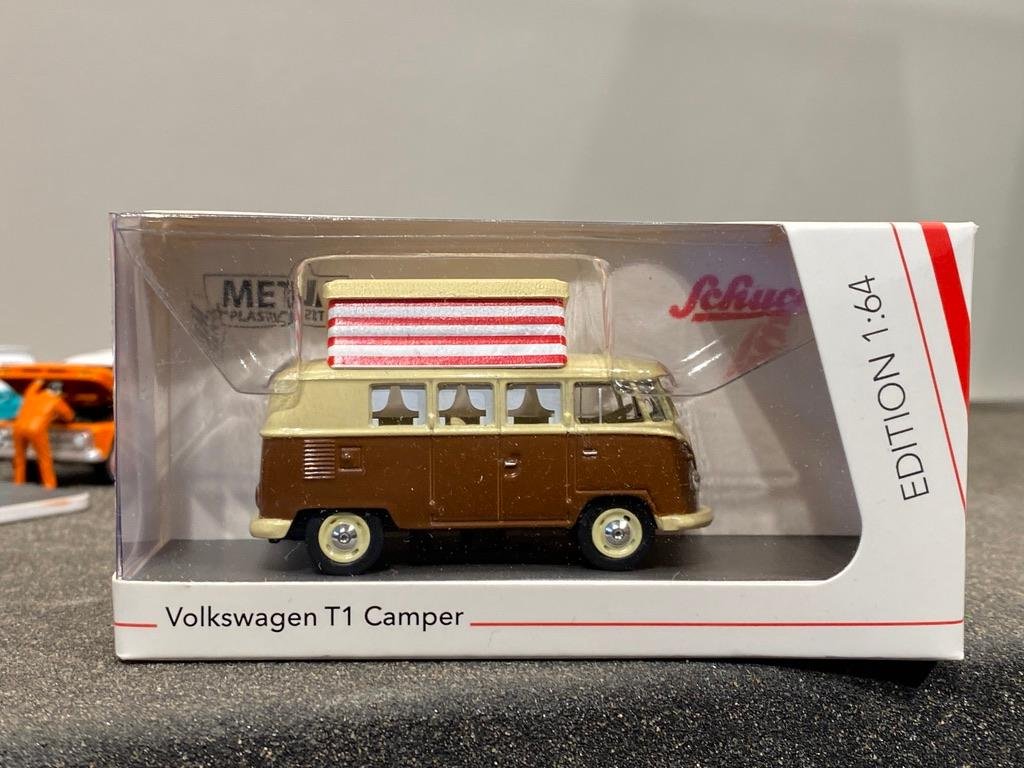 Skala 1/64 Volkswagen T1 Camper från Schuco